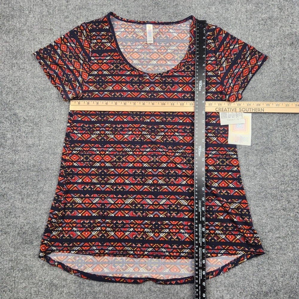 LuLaRoe Classic T Womens Small NWT Aztec Geometric Short Sleeve Scoop Neck Top - Picture 4 of 5